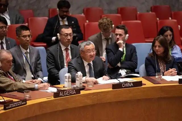 如今的中国已经如此强大了，为何日本却依然俯视中国和仰视西方？