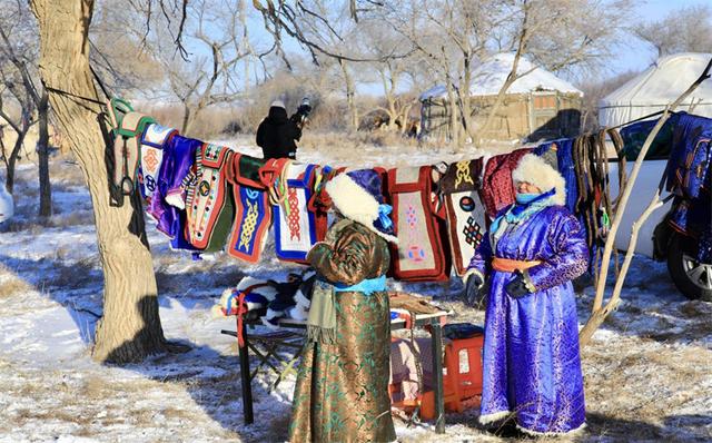 内蒙古正蓝旗：群众文化那达慕冬季村晚盛大举行