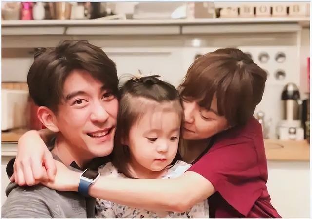 表面“清纯玉女”，实则却“渣到不行”！这6位女星一个比一个乱