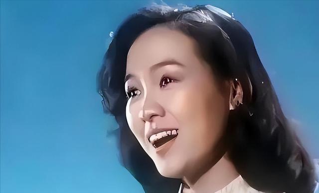 原来早已不是中国籍？事业巅峰远赴美国，被老外“玩腻	”晚年回国