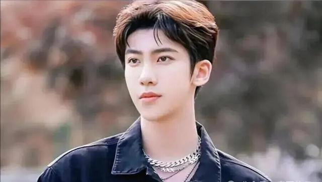 26岁男星自曝已被富婆控制了6年，富婆竟让他去结扎，太炸裂了！