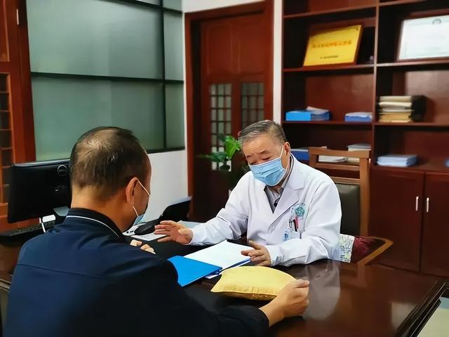 老人早睡是错的？医生坦言：70岁以后，老年人睡觉一定注意这几点