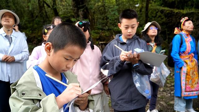 雅安宝兴：探秘青衣江源 沉浸式体验生物多样性的魅力