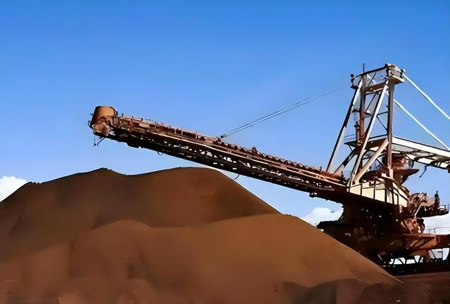 美签订贸易大单，冤大头终于出现，特朗普叫嚣：矿产多到用不完