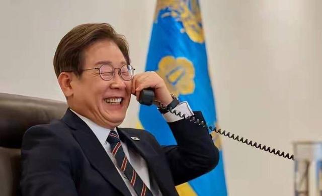 李在明天塌了，不来中国参加九三阅兵，刚抵达美国，却遭当头一棒