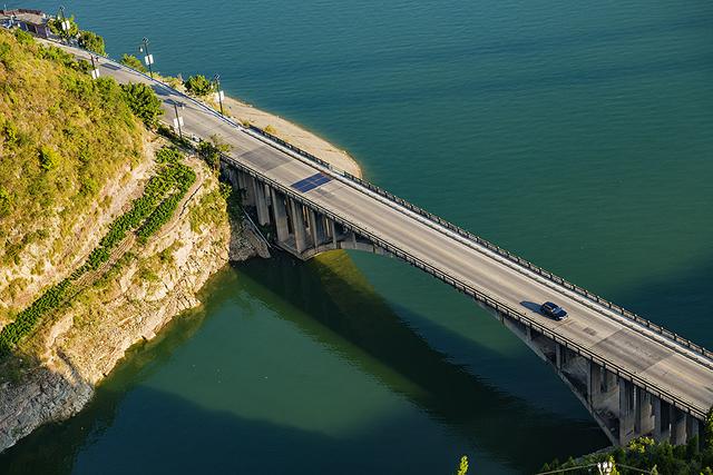 2024深秋四川行16 奉节县夔门大酒店 揽月楼凭栏夔门雄景入画来​