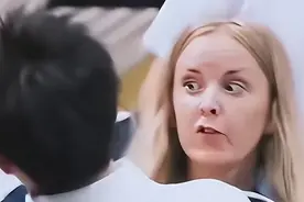 苍天饶过谁！冲撞王楚钦女记者身份被扒，官方出手处罚，网友炸锅图片