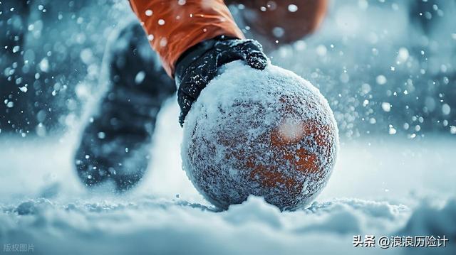 80万奔驰借朋友找对象	，8个月后被抵押3万！车主痛哭天天挤公交