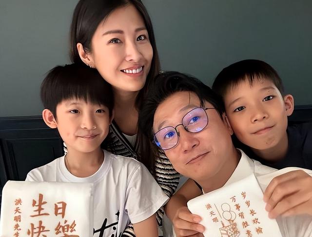 突发！知名港星举家搬离香港移居深圳，宣布这辈子都不再搬家