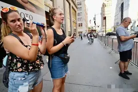 美国美女来中国旅游，惊掉了下巴，直言中国跟美国的差距一目了然图片