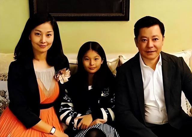 中国赚钱美国花？老戏骨祖孙3代在美奢华享乐过上“人上人”生活