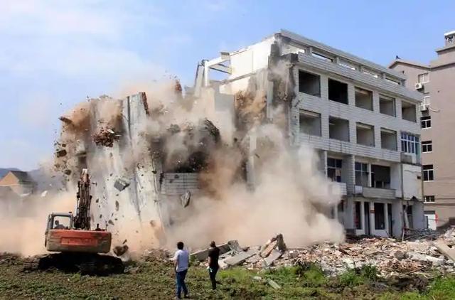 有人正在疯狂收购老旧小区顶楼，内行人：里面的商机许多人都不懂