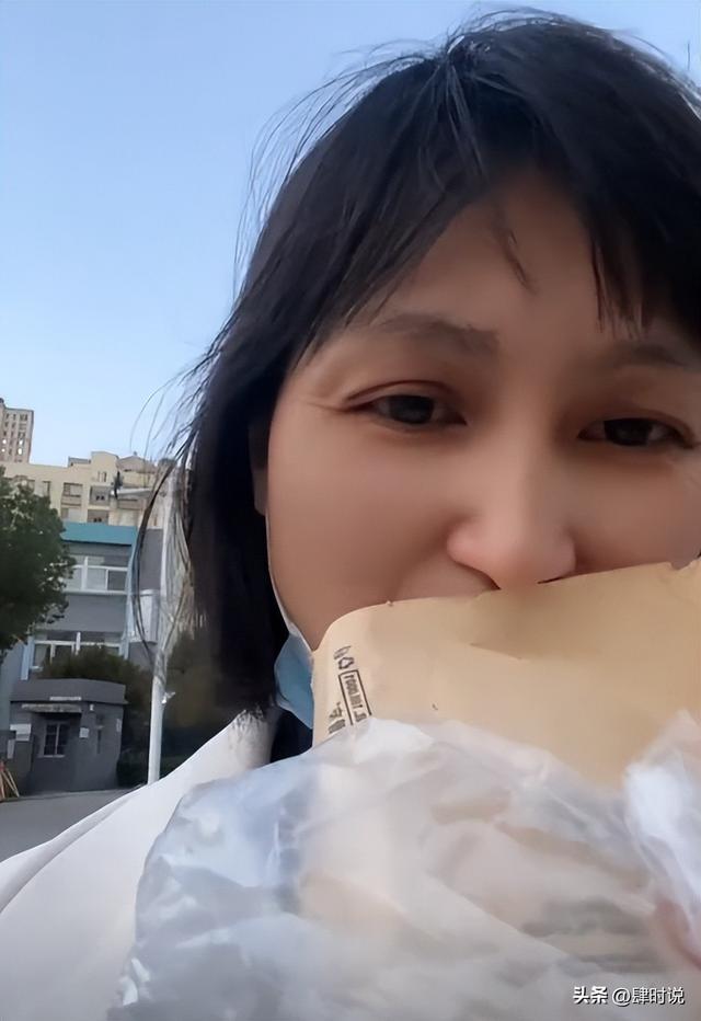 离异妈妈独自养儿子14年，孩子却转身投奔父亲，哭诉：猫都能养熟