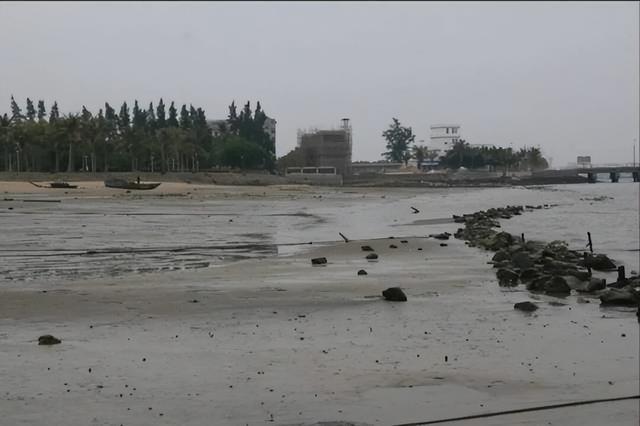 湛江金沙湾：碧海映金沙 湾美醉游人