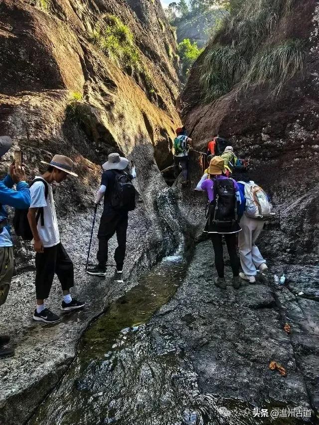温台交界这条有峡谷山脊、瀑布碧潭、奇峰怪石的徒步路线等你走起