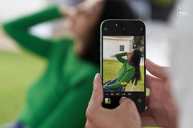 iPhone 15 �׷����飺����������ֻ�����ʵ����������