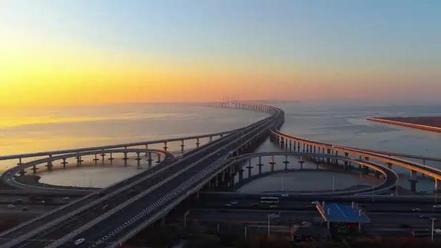 戈壁娃闯青岛！海的乡愁，酒的酣畅