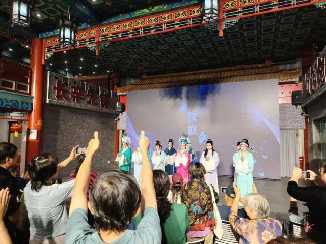 双节文旅新体验！丰台公益演出进景区，美景好戏两不误