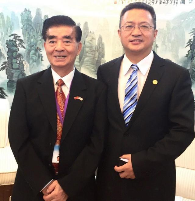 顶级伪装者！美国对华渗透严重，“内鬼	”潜伏我国30年	，国家彻查