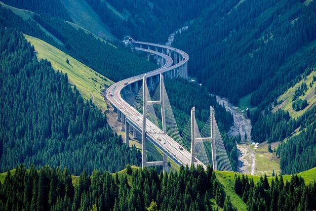 草原花海，塞外江南——超全新疆伊犁旅游攻略