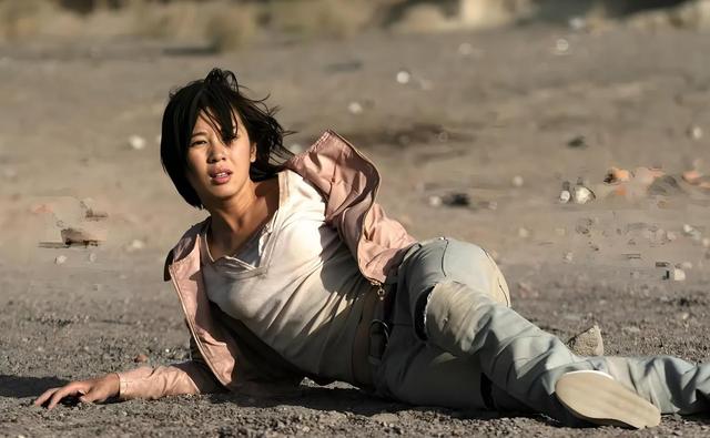 她将黄渤吻到脸红，和导演同居10年结果被抛弃，今成“票房女王”