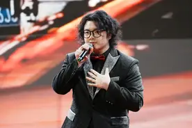 专业第一，直博清华，十佳歌手……都是他呀！图片