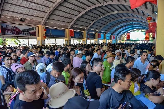 新加坡总统，中国不要自给自足，海南封关将会砸了新加坡的铁饭碗