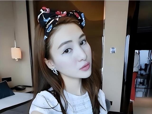 10年入狱2次，爆火后包一晚40万，如今的她又钓上富豪