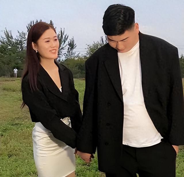 大衣哥做梦都没想到，离婚四年后，前儿媳陈亚男还是不愿放过自己