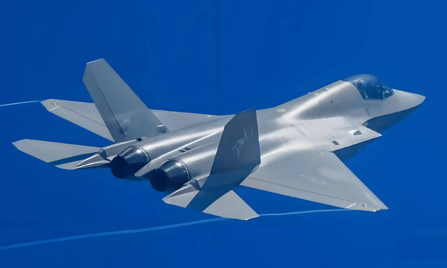 美国2025军力报告失声，硬气话术消失，中国装备戳中痛点