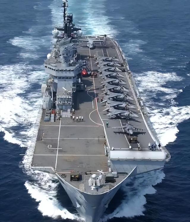 又让张召忠说中了？东拼西凑550亿建的2艘航母，如今彻底成为累赘