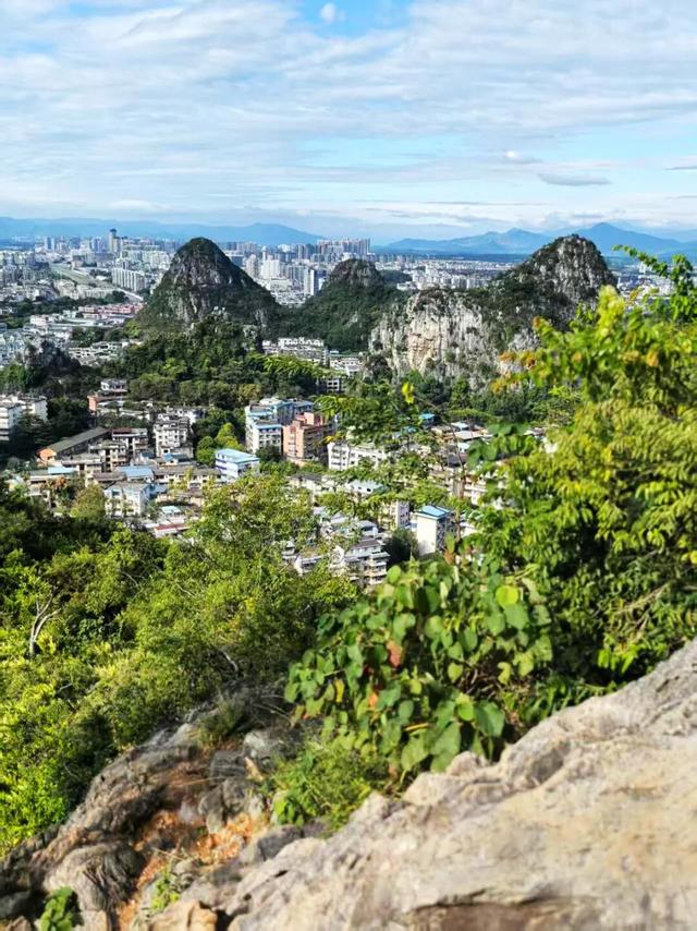 桂林：登峰尽赏满城秋！