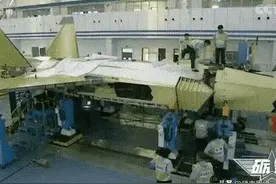 央视去年就公开歼-35生产线，说明已经“不够先进，可以展示”！图片