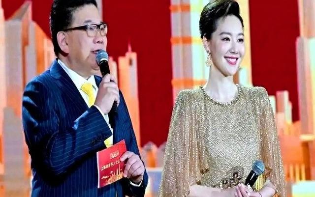 巴结大佬、陪睡上位、被央视开除，被传与小尼结婚的她如今如何