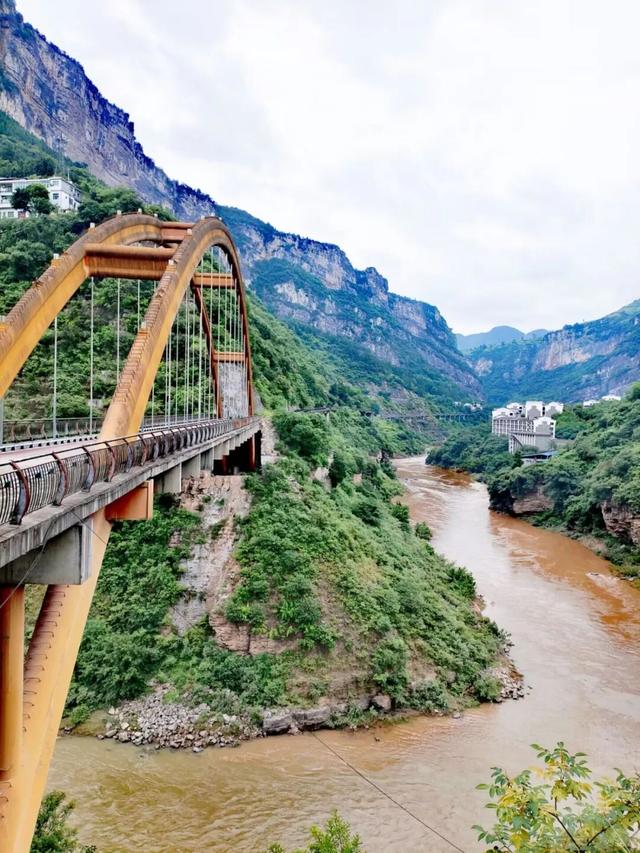 赤水河川黔边界（上）：三县（市）交邻两河口