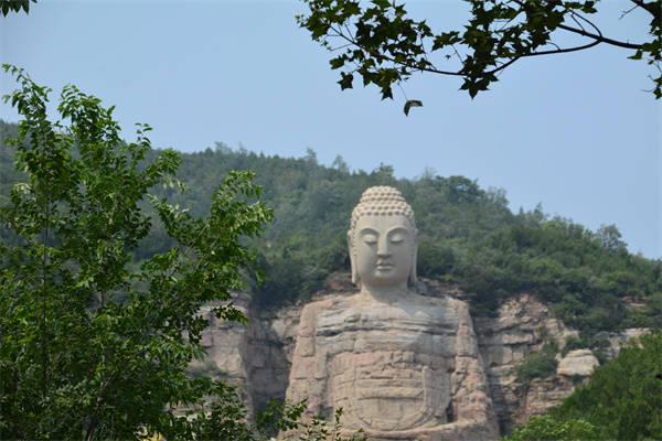 山水蒙山、 生态蒙山、 清凉蒙山、 旅游人气旺！