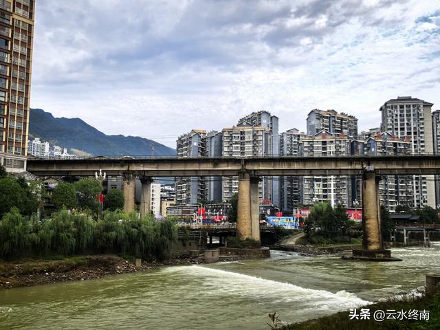 没有去过川陕交界这个城市的早市，就不能触摸这个城市的灵魂