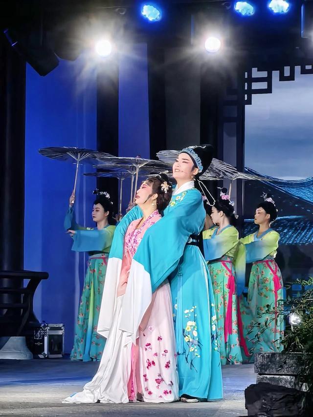 绍兴文旅也没想到，投诉鲁迅墙画的孙女士，竟给鲁迅故里做了嫁衣