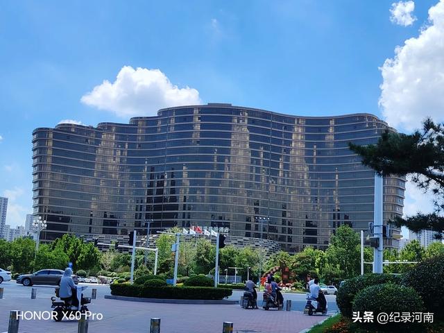 三线城市商丘市中心城区第一个也是唯一个五星级酒店信华建国酒店