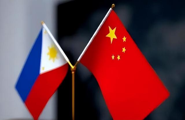 美国航母也没用！马科斯认怂	，连夜向华交底，要签南海“生死状”