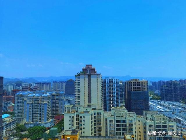 国内最具松弛感的避暑小城，小吃比贵阳还多，夏天只有25℃！