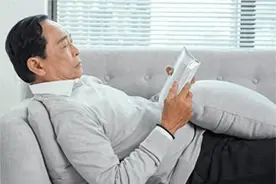 叔叔去外面打工，十二三岁的侄子陪婶婶睡觉做伴，最终家破人散！图片