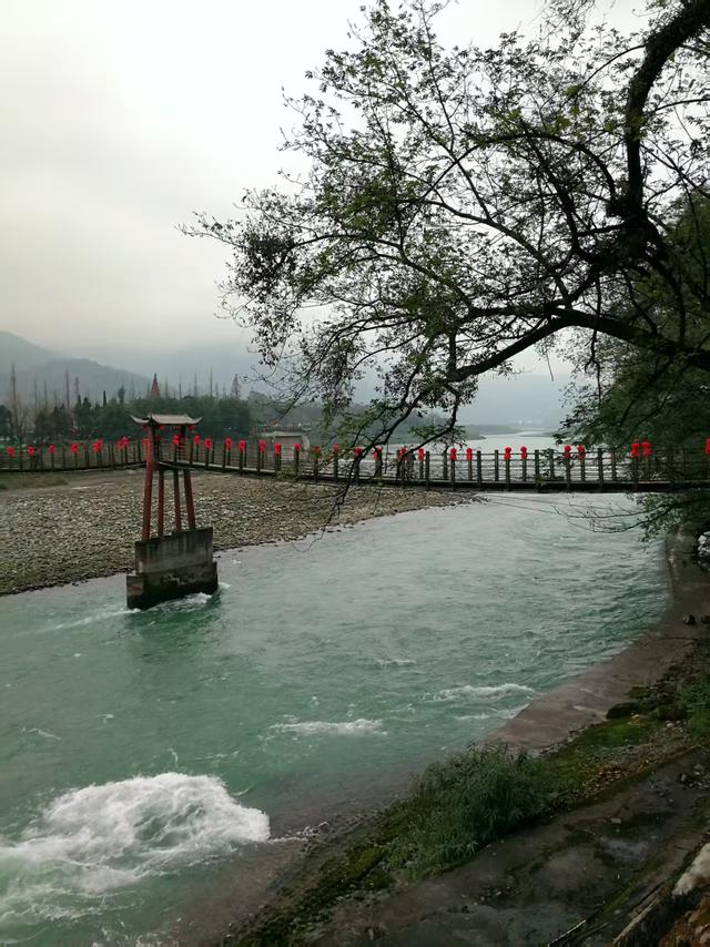 康有鹏 ｜严冬感怀“都江堰”