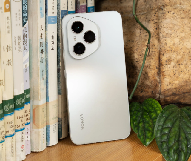 适合“上班族”用的3款手机，16+512GB低价高配，电池超7000mAh