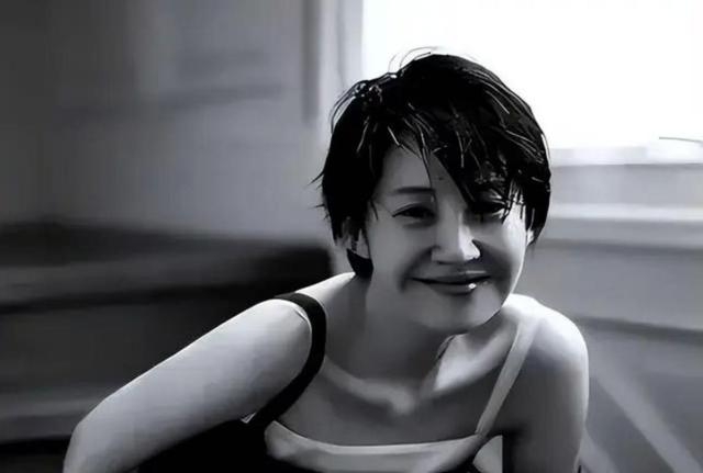 她一生 “风流成性、老少通吃”，撩汉无数，现如今57岁却依旧单身