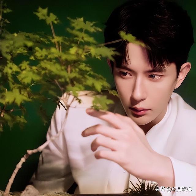 不装了！于朦胧离世才2天，恶心的一幕上演了，李成儒遭恶评如潮