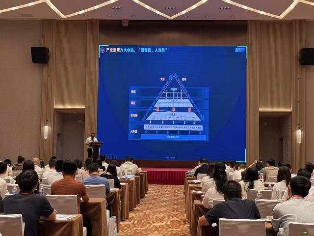 AI赋能，佛山产业园焕新：大湾区智能机器人育成中心崛起