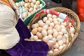 鸡蛋不要放冰箱，教你两个保存妙招，3个月都不坏，不变质不散黄图片