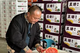 苏州本地水果市场“麒麟西瓜”抢鲜上市图片