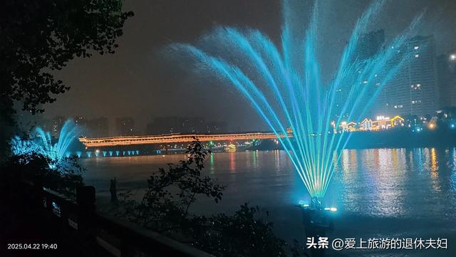 出游第6站-衡阳:东洲岛、石鼓书院、保卫里。阴雨天,游了个寂寞